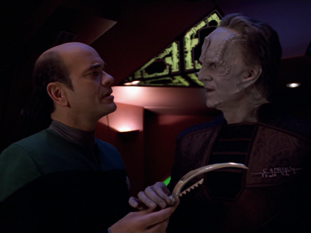extant_StarTrek_VOY_5x08-NothingHuman_01736.jpg