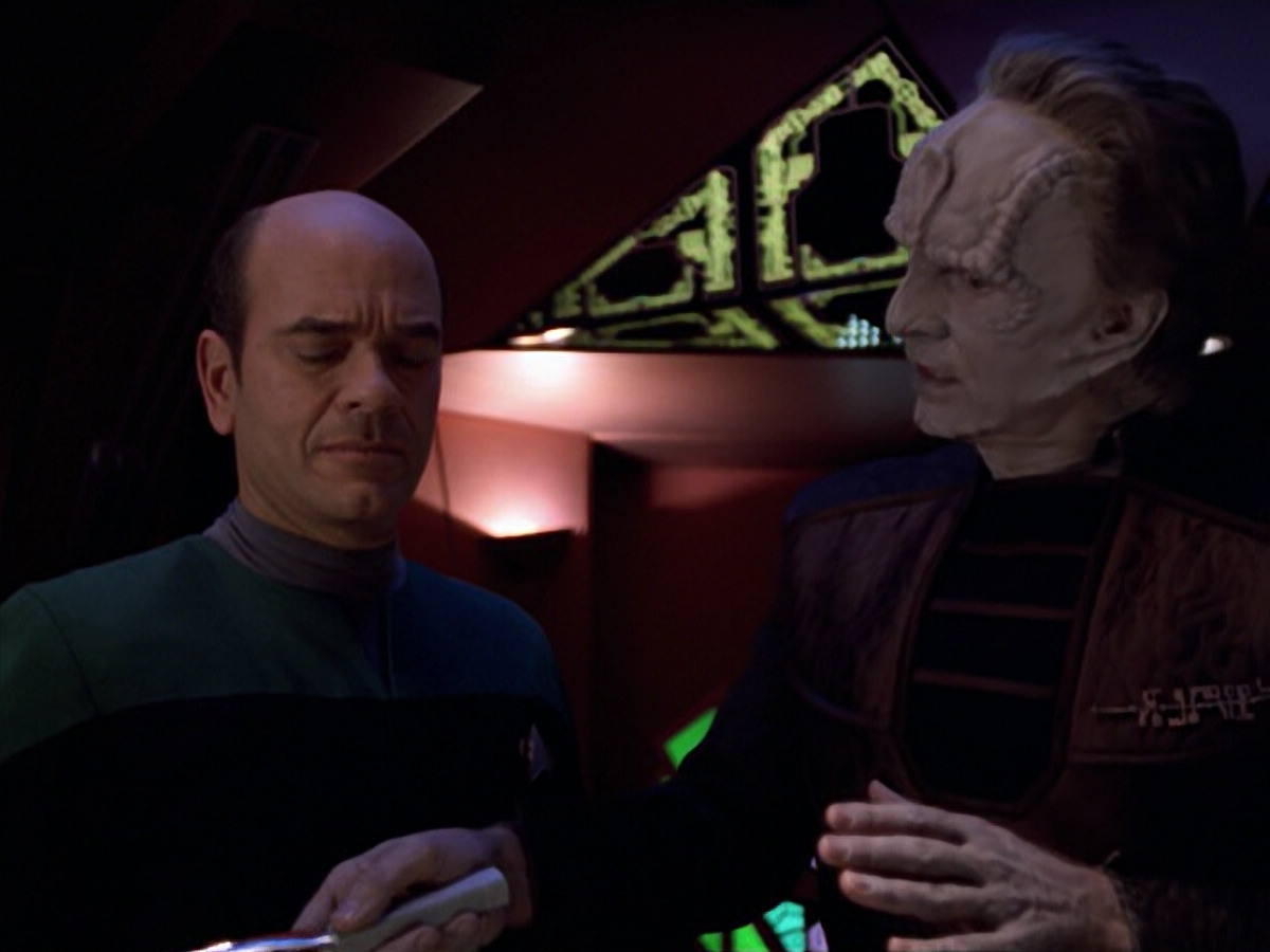 extant_StarTrek_VOY_5x08-NothingHuman_01747.jpg