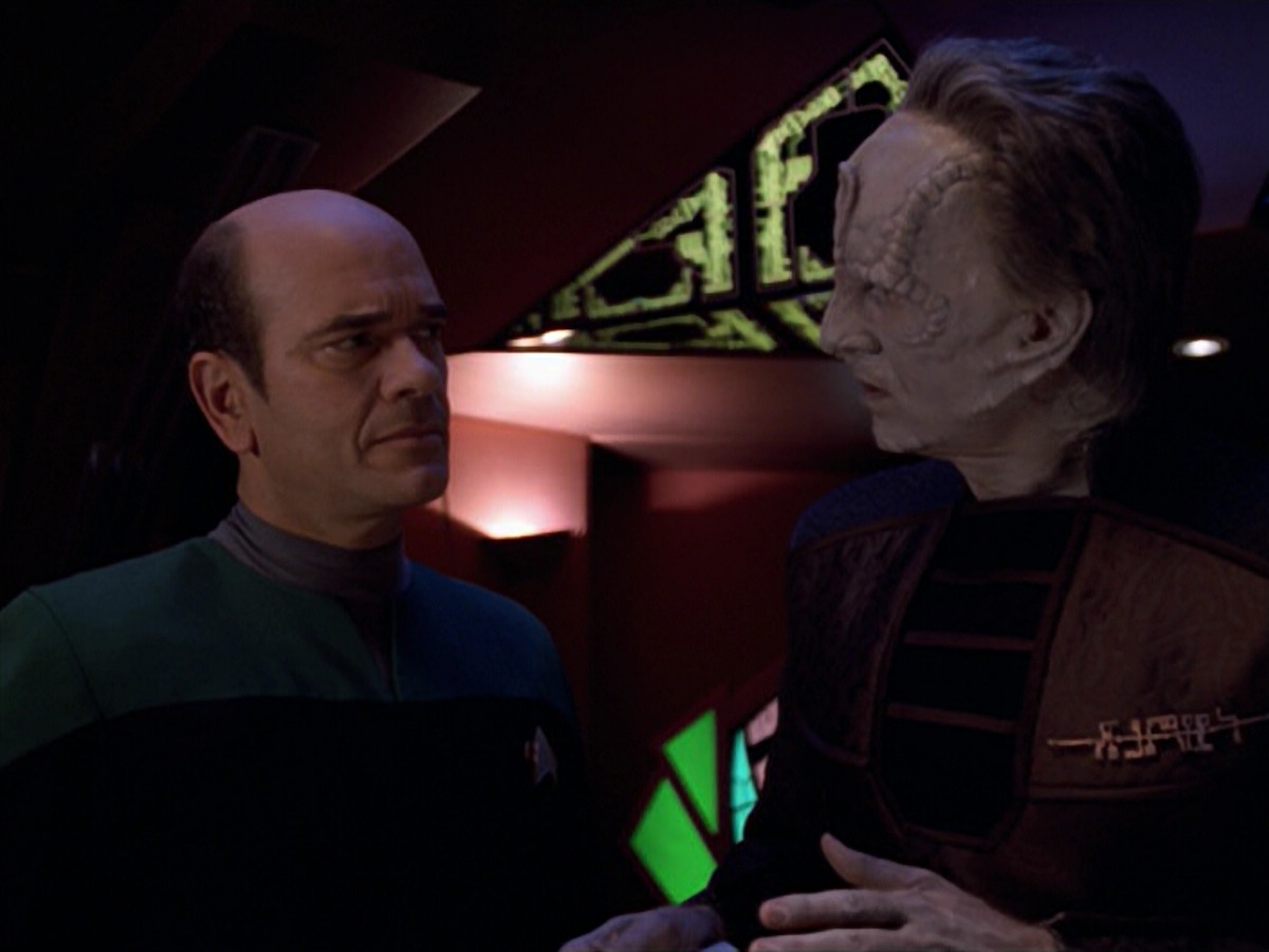 extant_StarTrek_VOY_5x08-NothingHuman_01749.jpg
