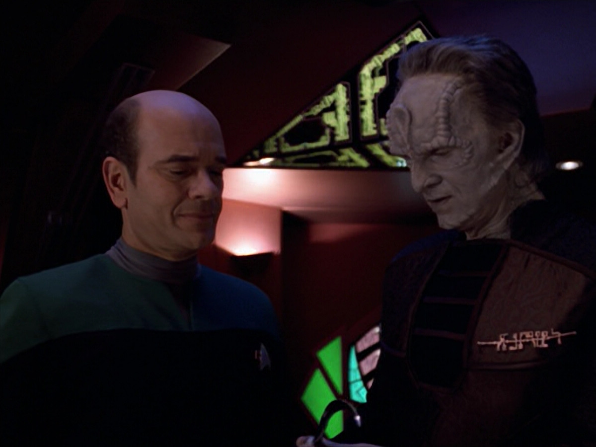 extant_StarTrek_VOY_5x08-NothingHuman_01754.jpg