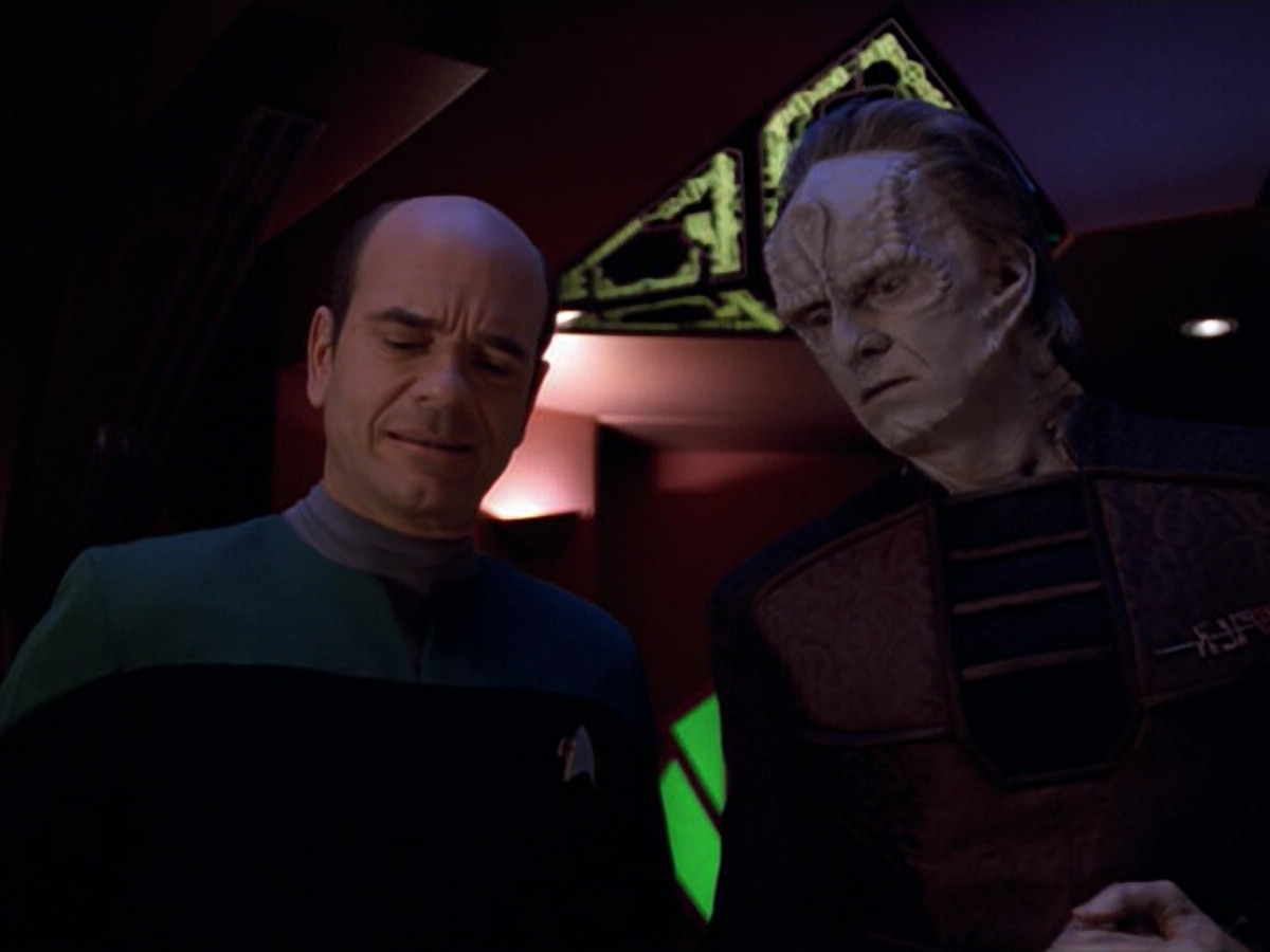 extant_StarTrek_VOY_5x08-NothingHuman_01773.jpg