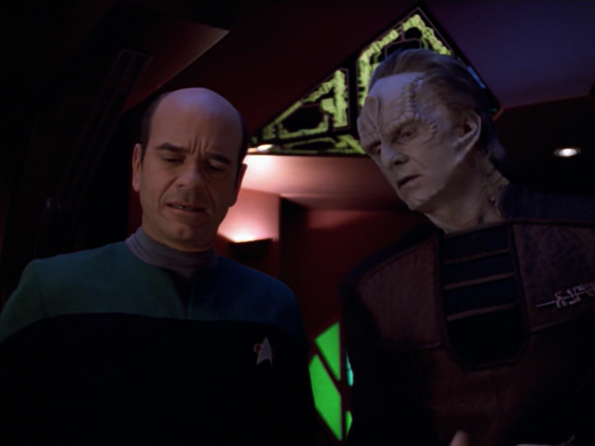 extant_StarTrek_VOY_5x08-NothingHuman_01774.jpg