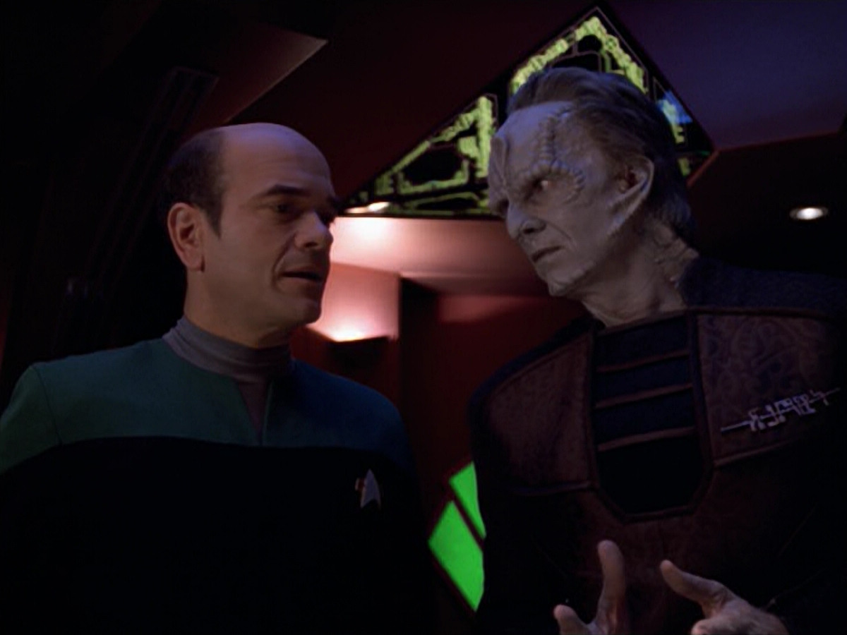 extant_StarTrek_VOY_5x08-NothingHuman_01776.jpg