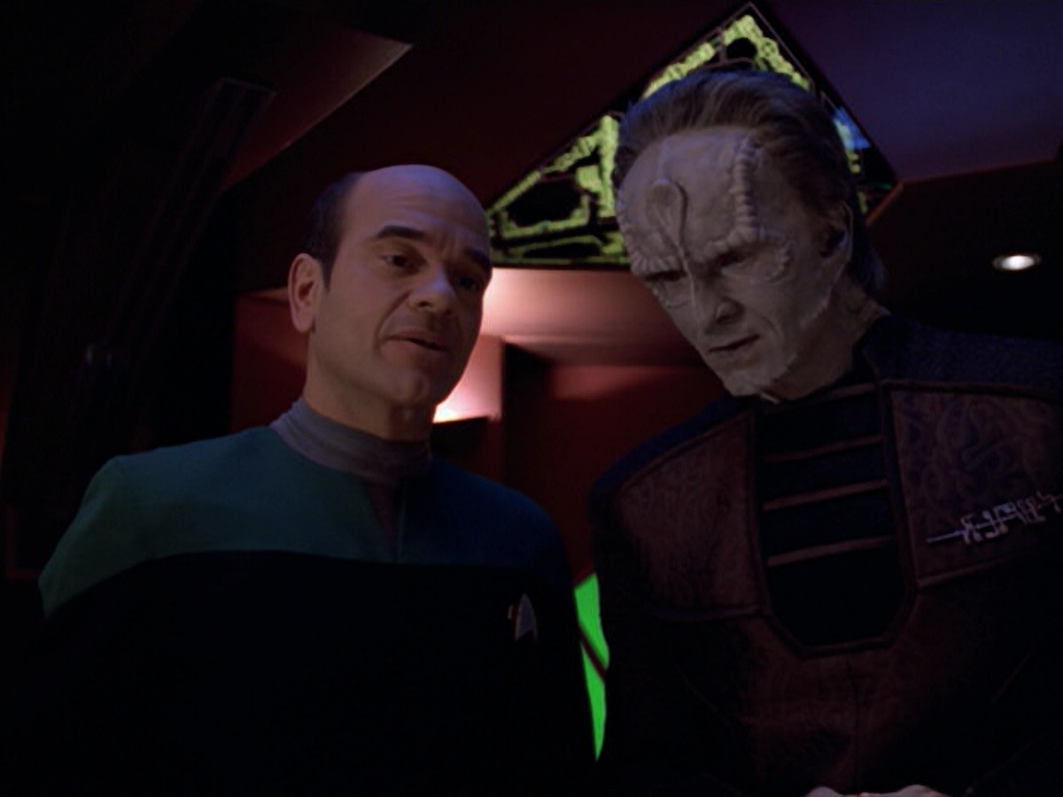 extant_StarTrek_VOY_5x08-NothingHuman_01780.jpg