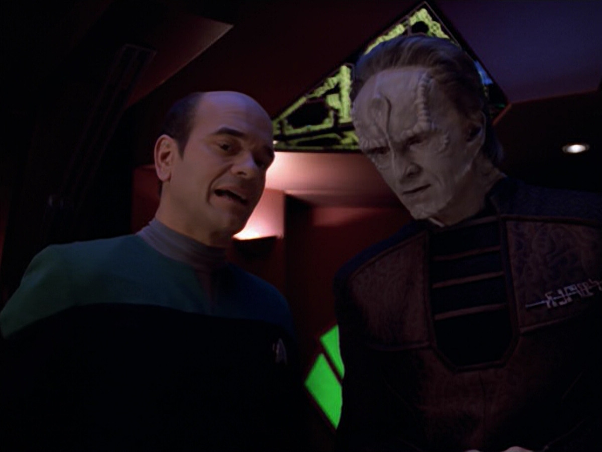 extant_StarTrek_VOY_5x08-NothingHuman_01781.jpg