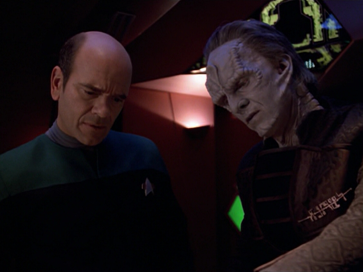 extant_StarTrek_VOY_5x08-NothingHuman_01796.jpg