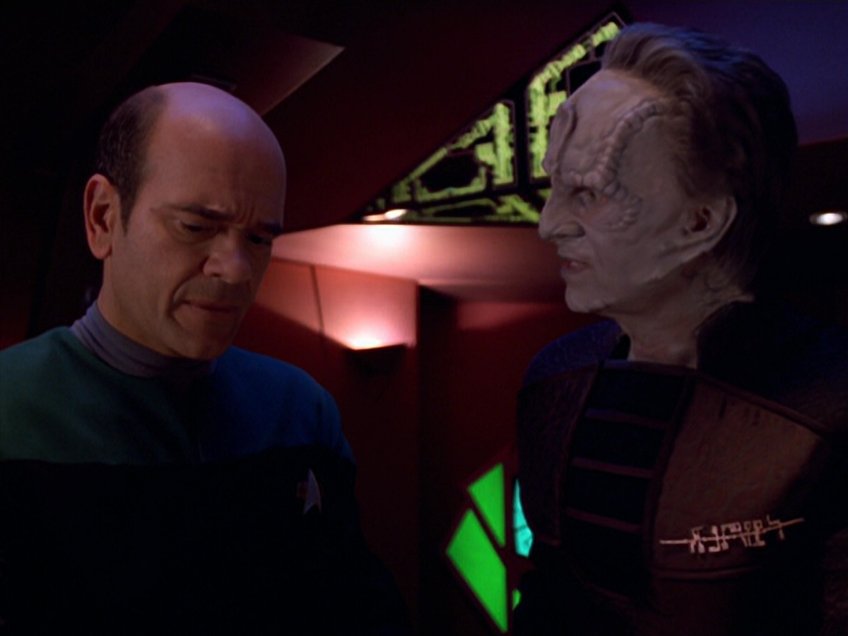 extant_StarTrek_VOY_5x08-NothingHuman_01810.jpg