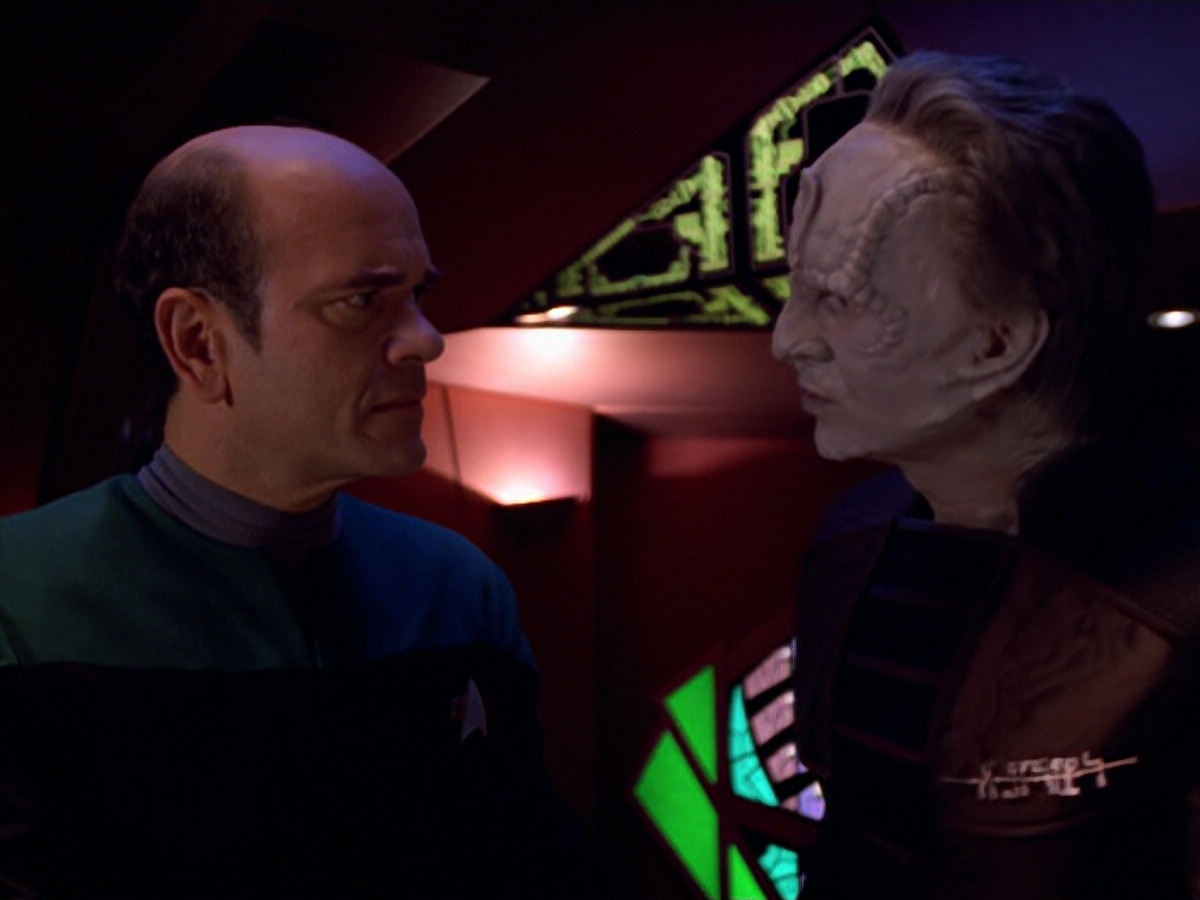 extant_StarTrek_VOY_5x08-NothingHuman_01818.jpg