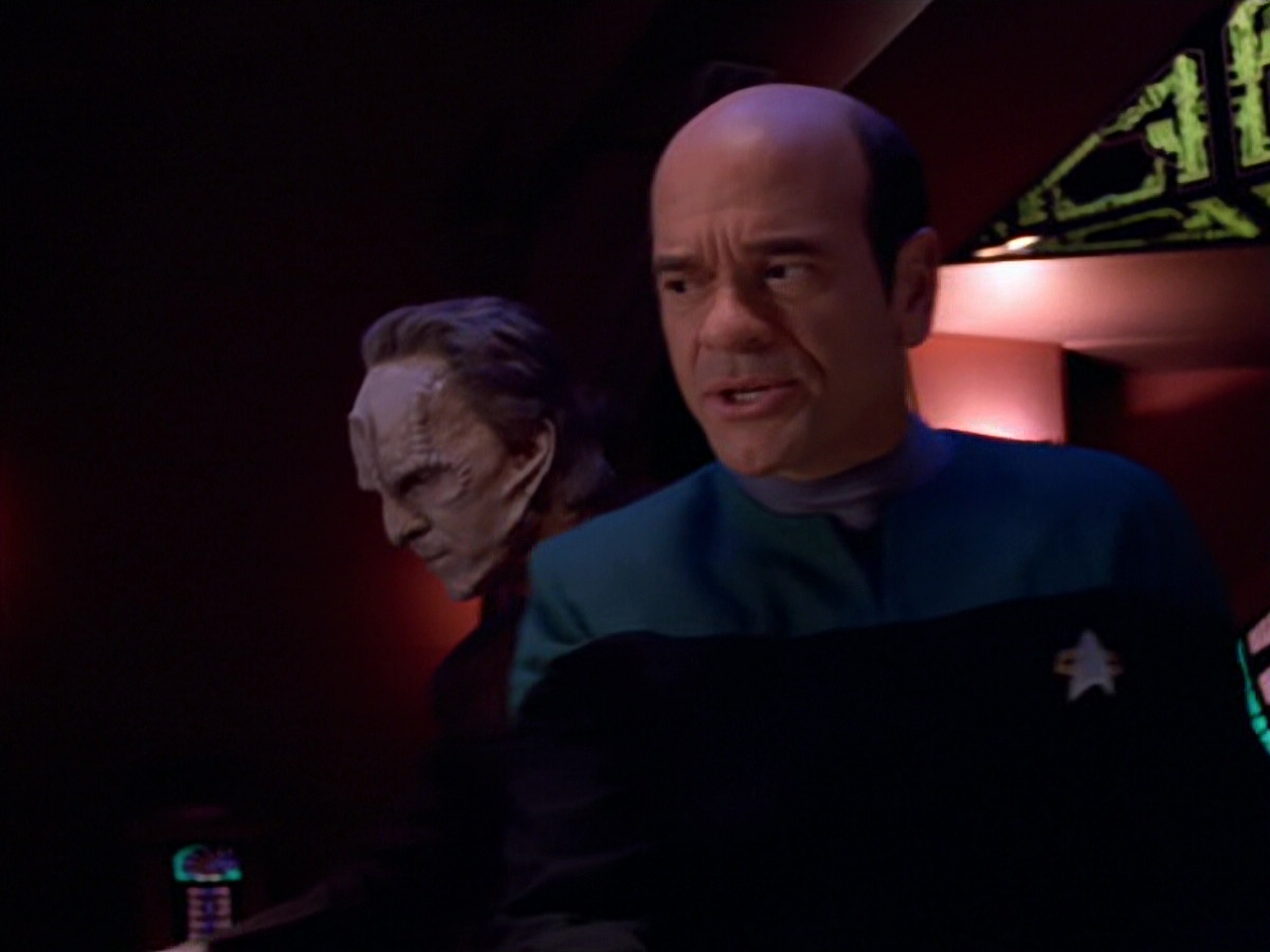 extant_StarTrek_VOY_5x08-NothingHuman_01825.jpg