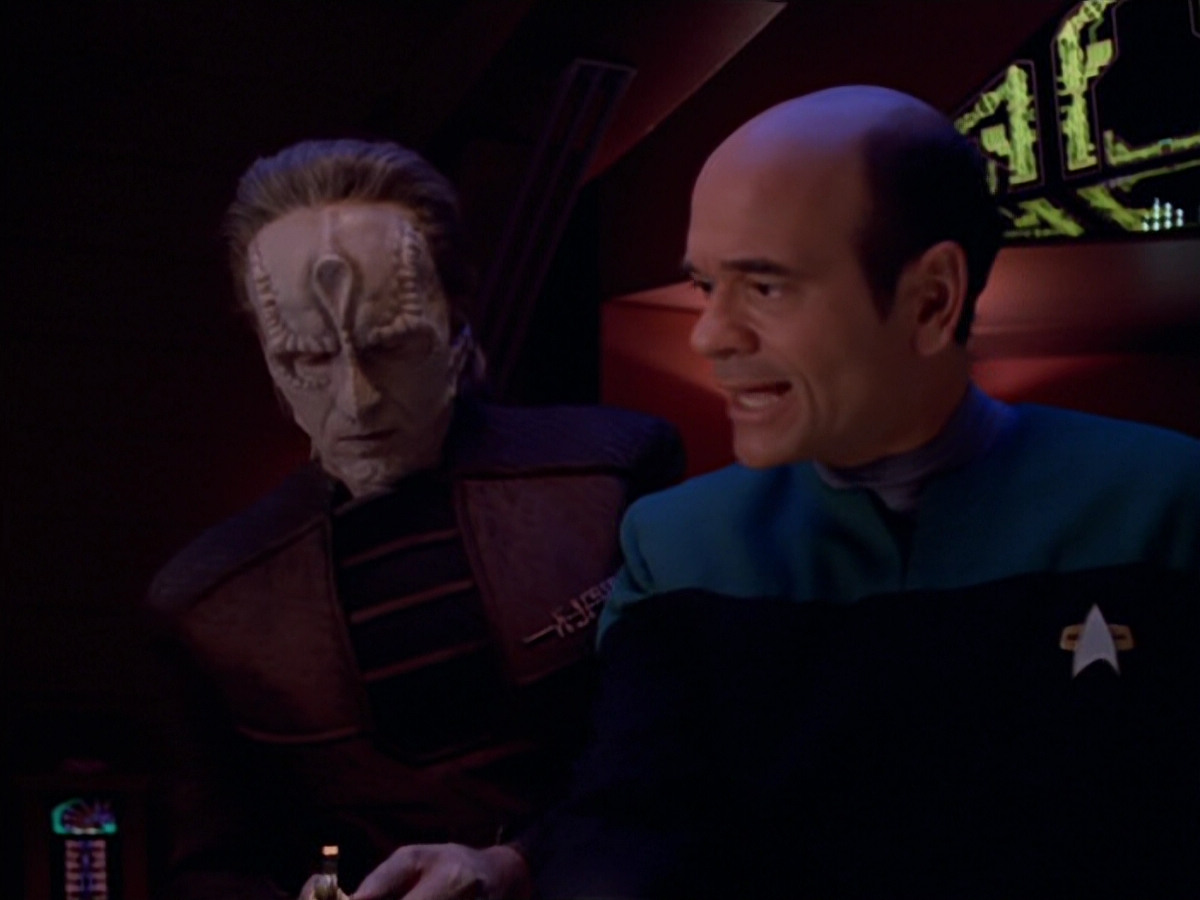 extant_StarTrek_VOY_5x08-NothingHuman_01830.jpg