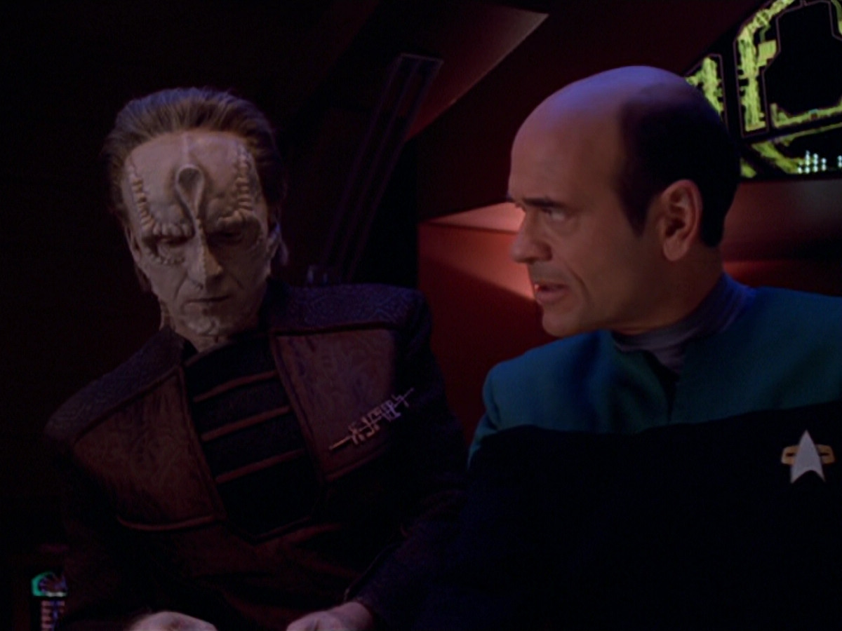 extant_StarTrek_VOY_5x08-NothingHuman_01832.jpg