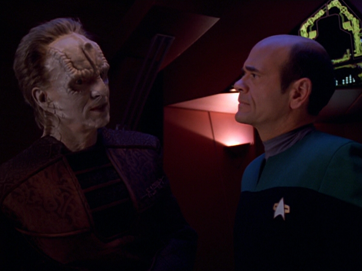 extant_StarTrek_VOY_5x08-NothingHuman_01863.jpg