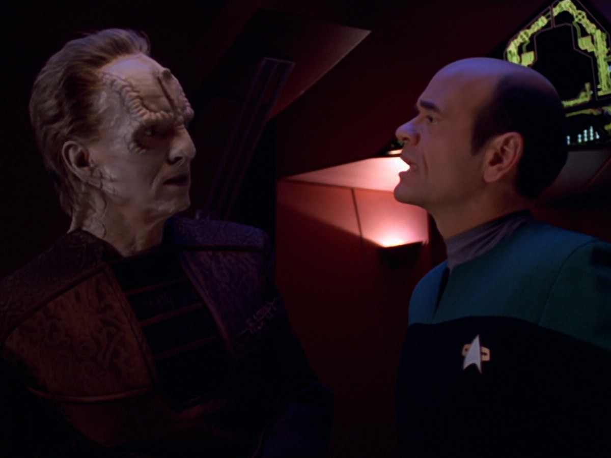 extant_StarTrek_VOY_5x08-NothingHuman_01864.jpg