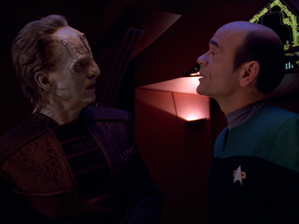 extant_StarTrek_VOY_5x08-NothingHuman_01867.jpg