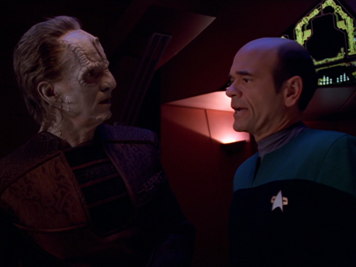 extant_StarTrek_VOY_5x08-NothingHuman_01872.jpg