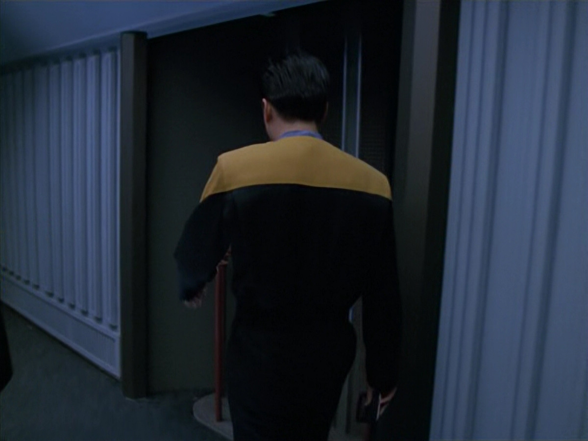 extant_StarTrek_VOY_5x08-NothingHuman_01885.jpg