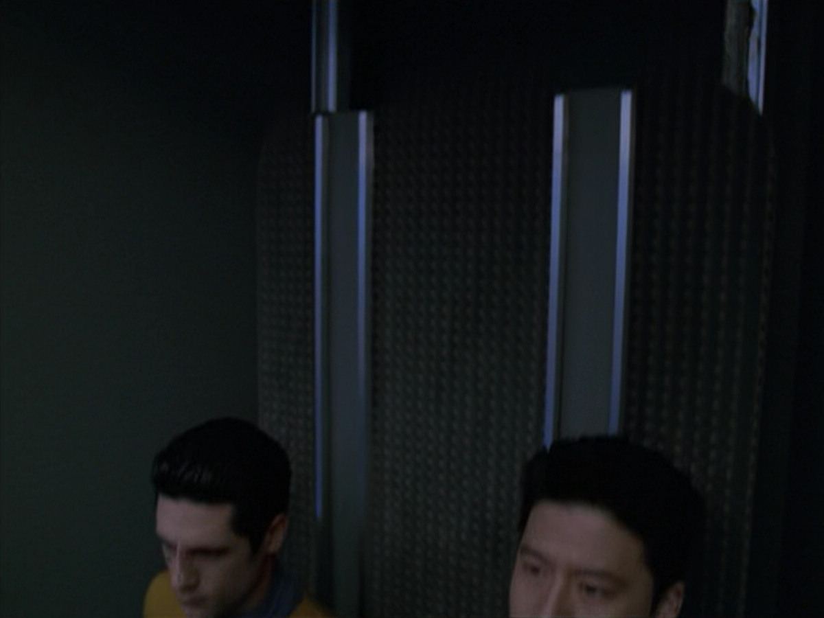 extant_StarTrek_VOY_5x08-NothingHuman_01891.jpg