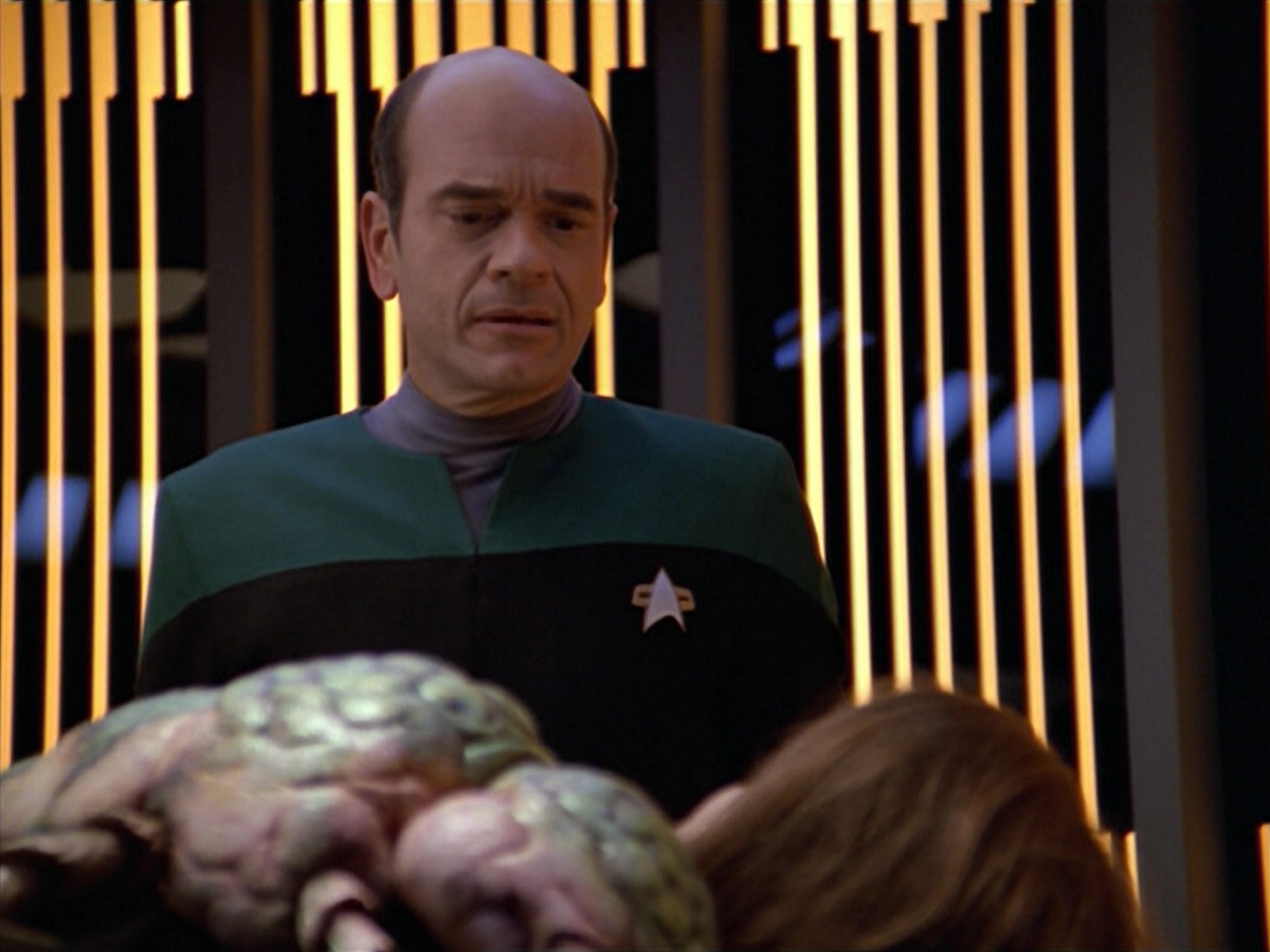 extant_StarTrek_VOY_5x08-NothingHuman_01924.jpg