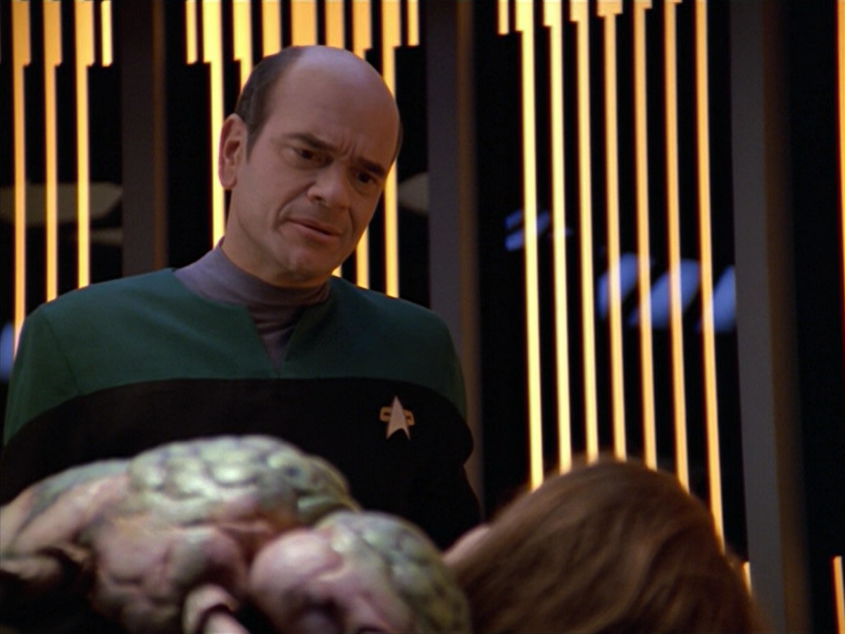 extant_StarTrek_VOY_5x08-NothingHuman_01927.jpg