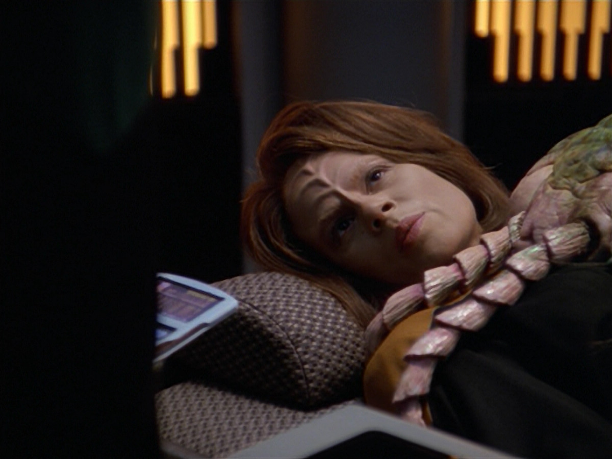 extant_StarTrek_VOY_5x08-NothingHuman_01938.jpg