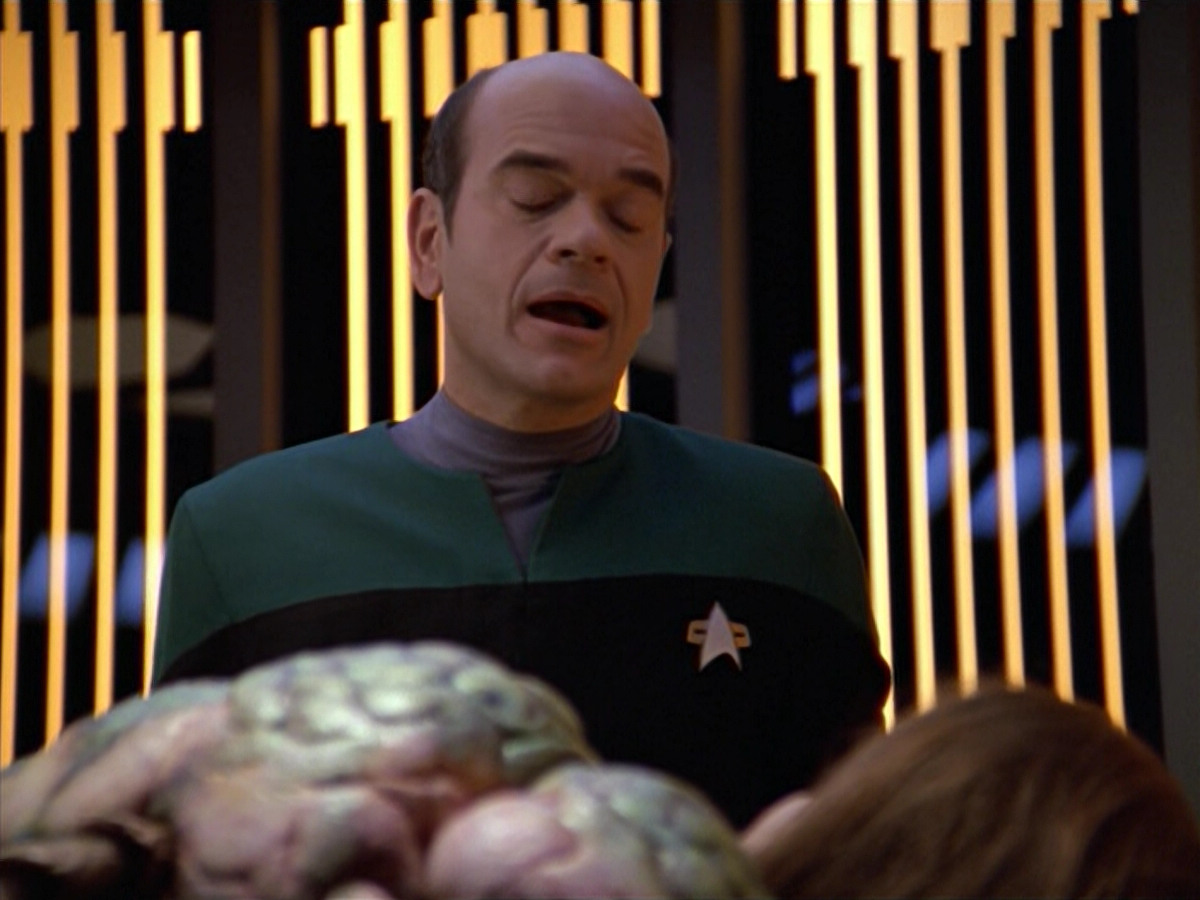 extant_StarTrek_VOY_5x08-NothingHuman_01942.jpg