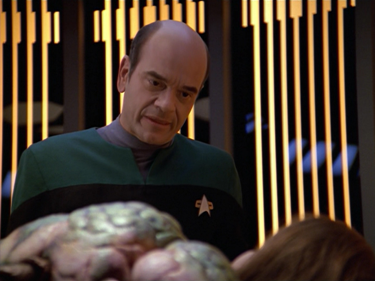 extant_StarTrek_VOY_5x08-NothingHuman_01944.jpg