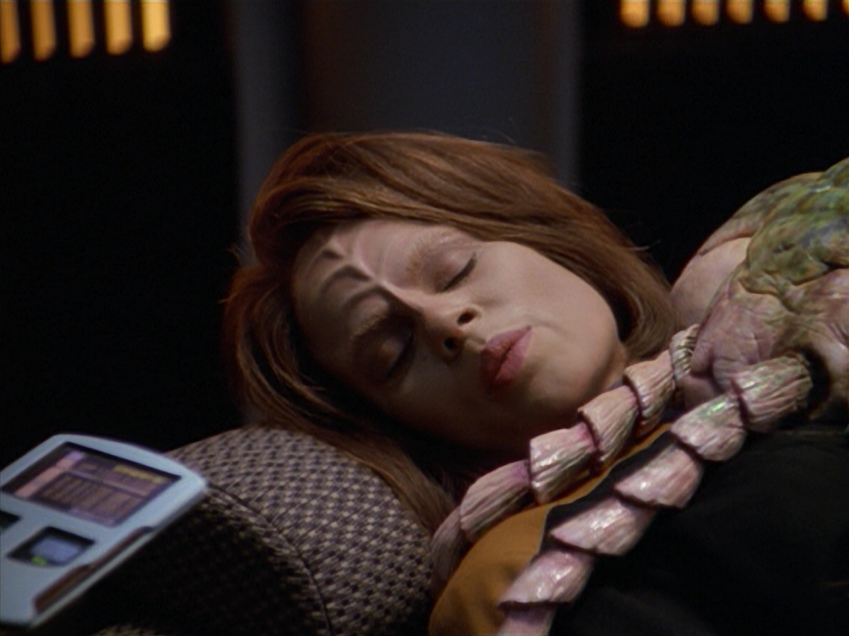 extant_StarTrek_VOY_5x08-NothingHuman_01961.jpg