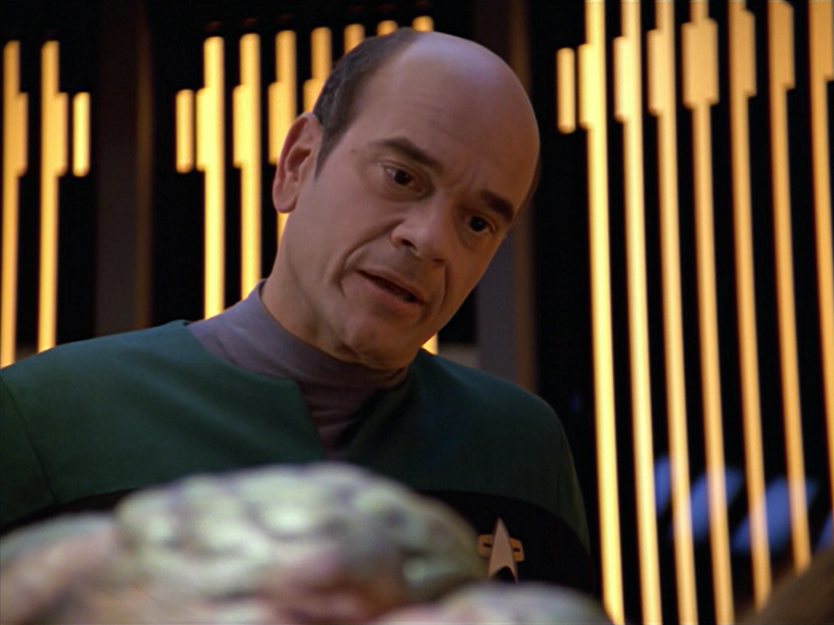 extant_StarTrek_VOY_5x08-NothingHuman_01971.jpg