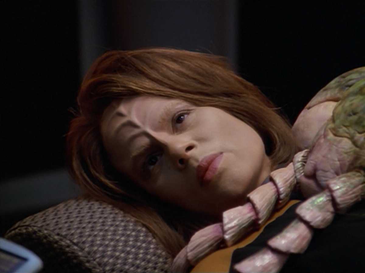 extant_StarTrek_VOY_5x08-NothingHuman_01974.jpg