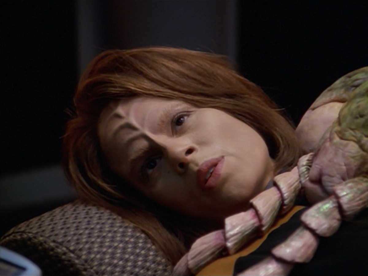 extant_StarTrek_VOY_5x08-NothingHuman_01976.jpg