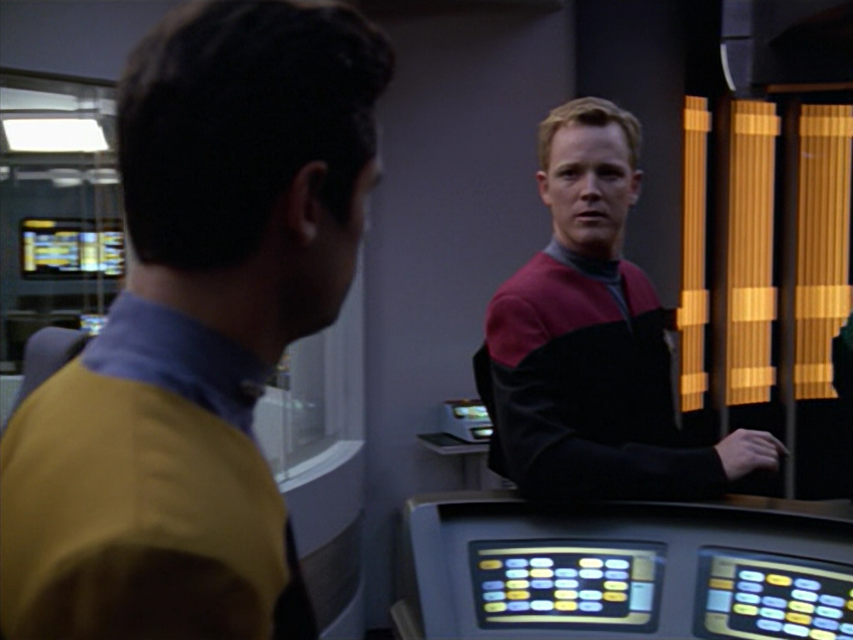 extant_StarTrek_VOY_5x08-NothingHuman_02015.jpg