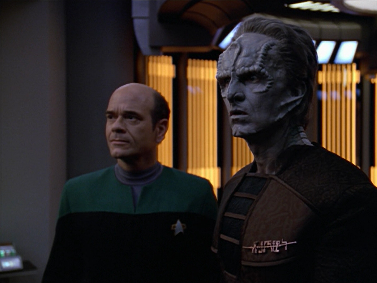 extant_StarTrek_VOY_5x08-NothingHuman_02027.jpg