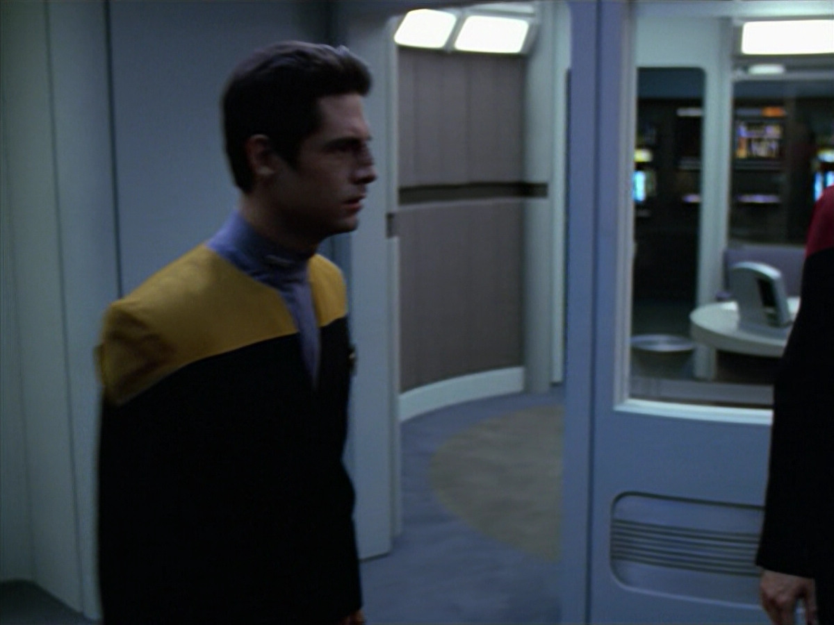 extant_StarTrek_VOY_5x08-NothingHuman_02046.jpg