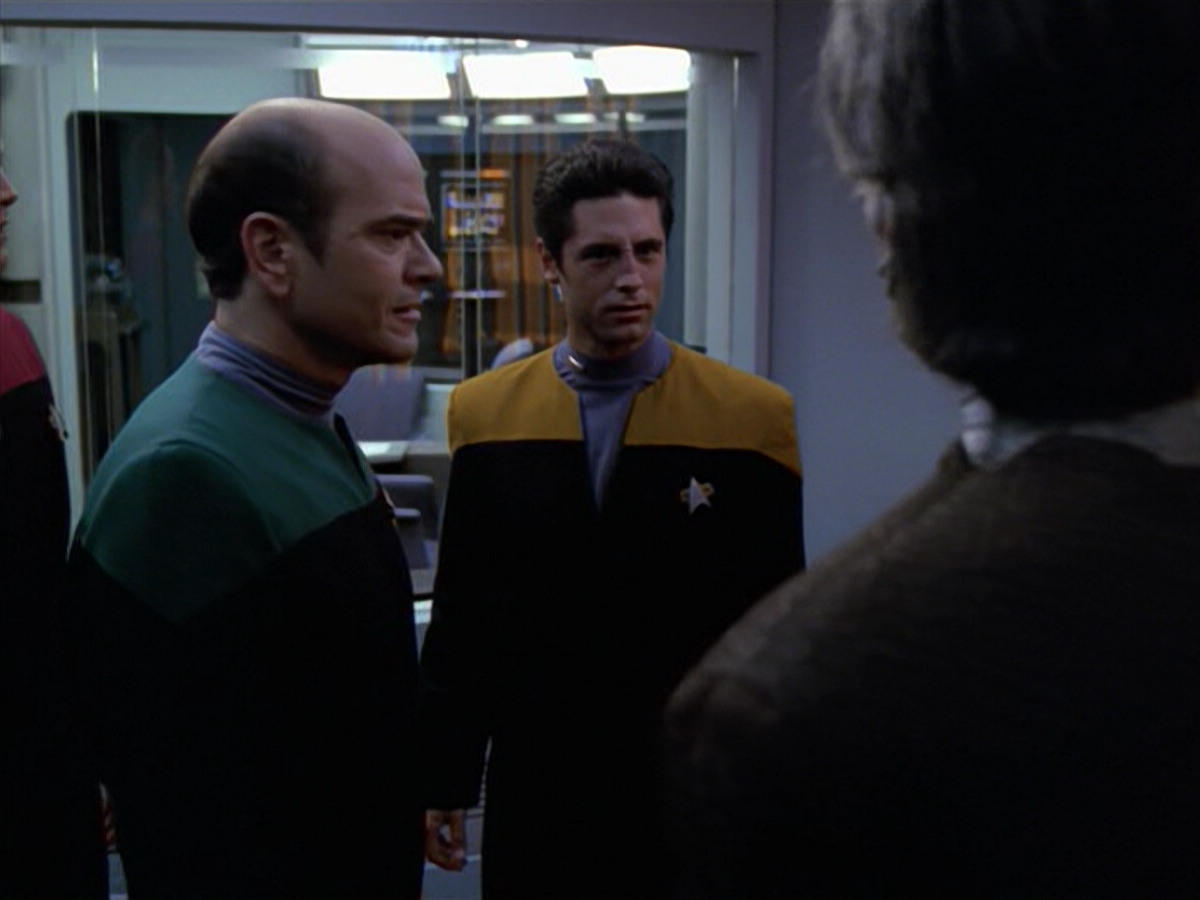 extant_StarTrek_VOY_5x08-NothingHuman_02054.jpg