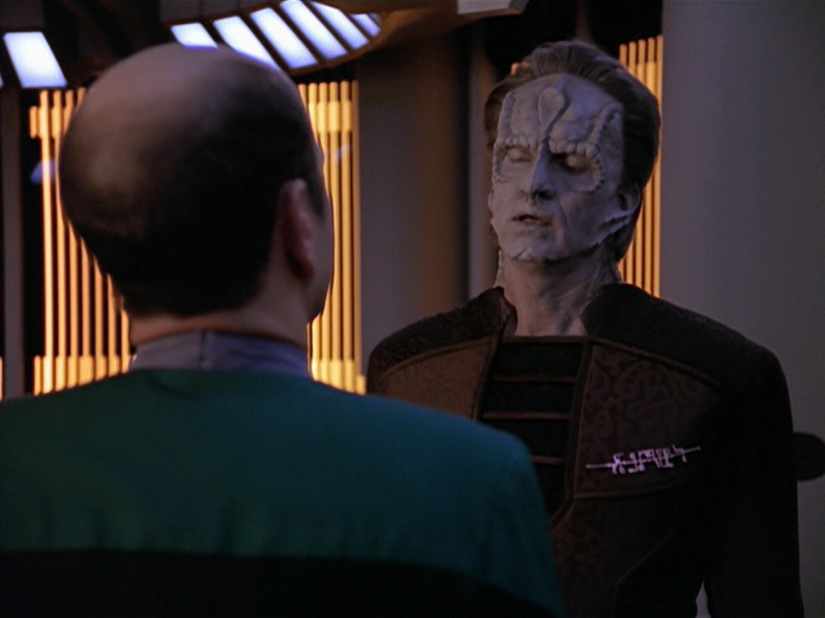 extant_StarTrek_VOY_5x08-NothingHuman_02073.jpg