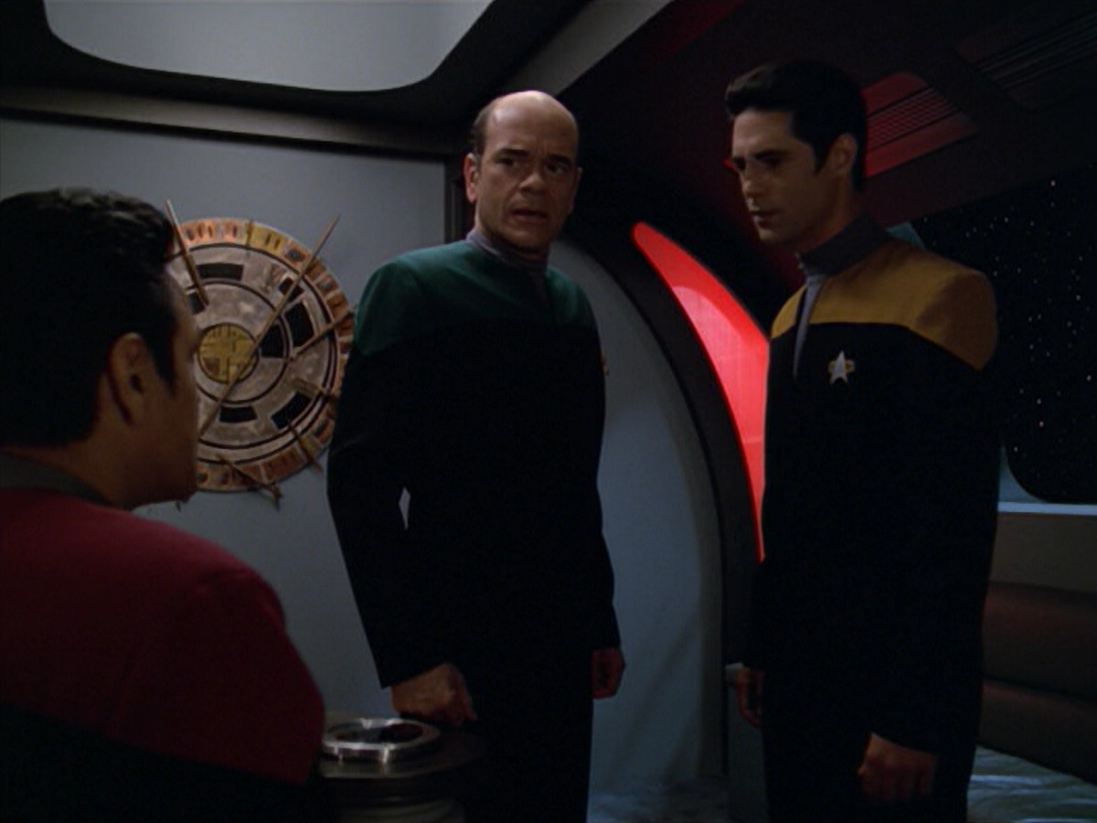 extant_StarTrek_VOY_5x08-NothingHuman_02119.jpg