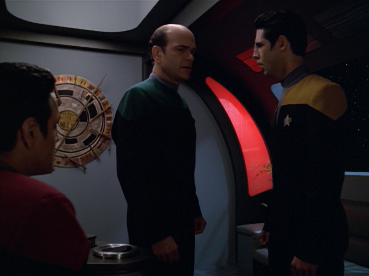 extant_StarTrek_VOY_5x08-NothingHuman_02159.jpg