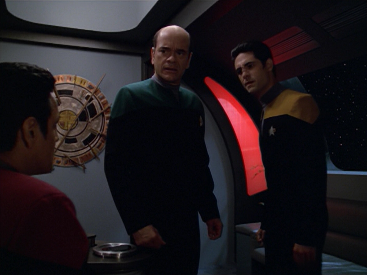 extant_StarTrek_VOY_5x08-NothingHuman_02160.jpg