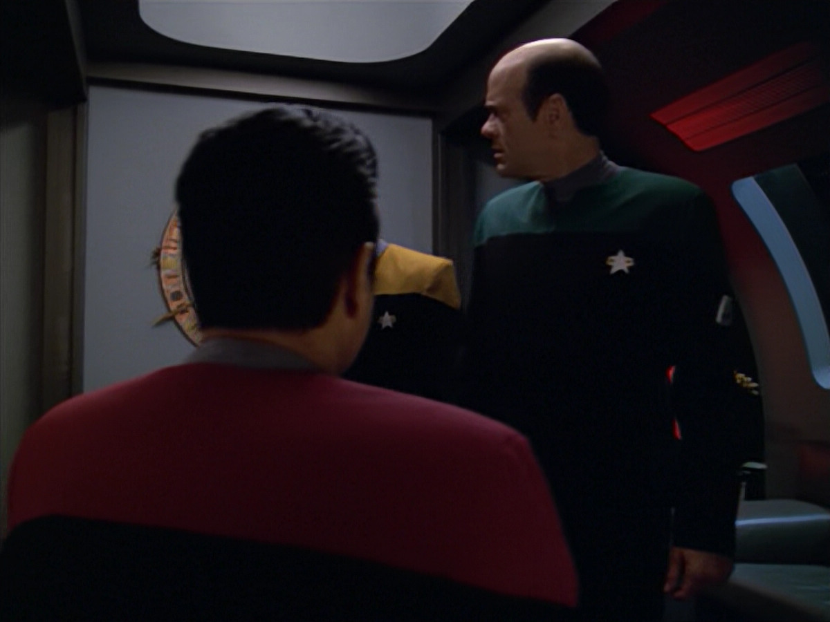 extant_StarTrek_VOY_5x08-NothingHuman_02163.jpg
