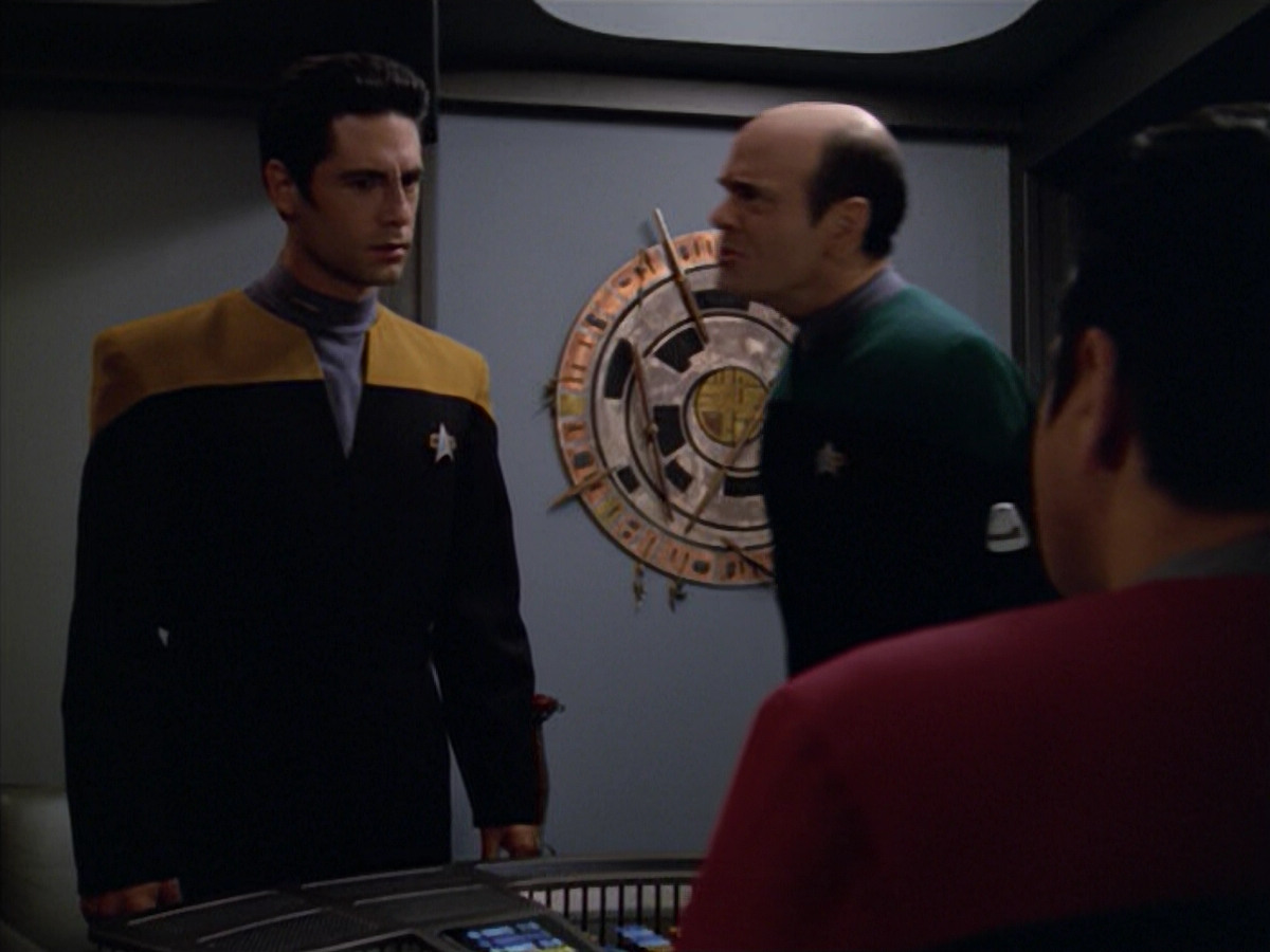 extant_StarTrek_VOY_5x08-NothingHuman_02168.jpg