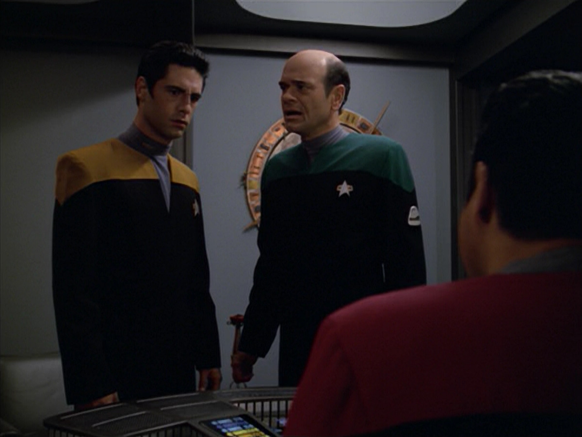 extant_StarTrek_VOY_5x08-NothingHuman_02180.jpg