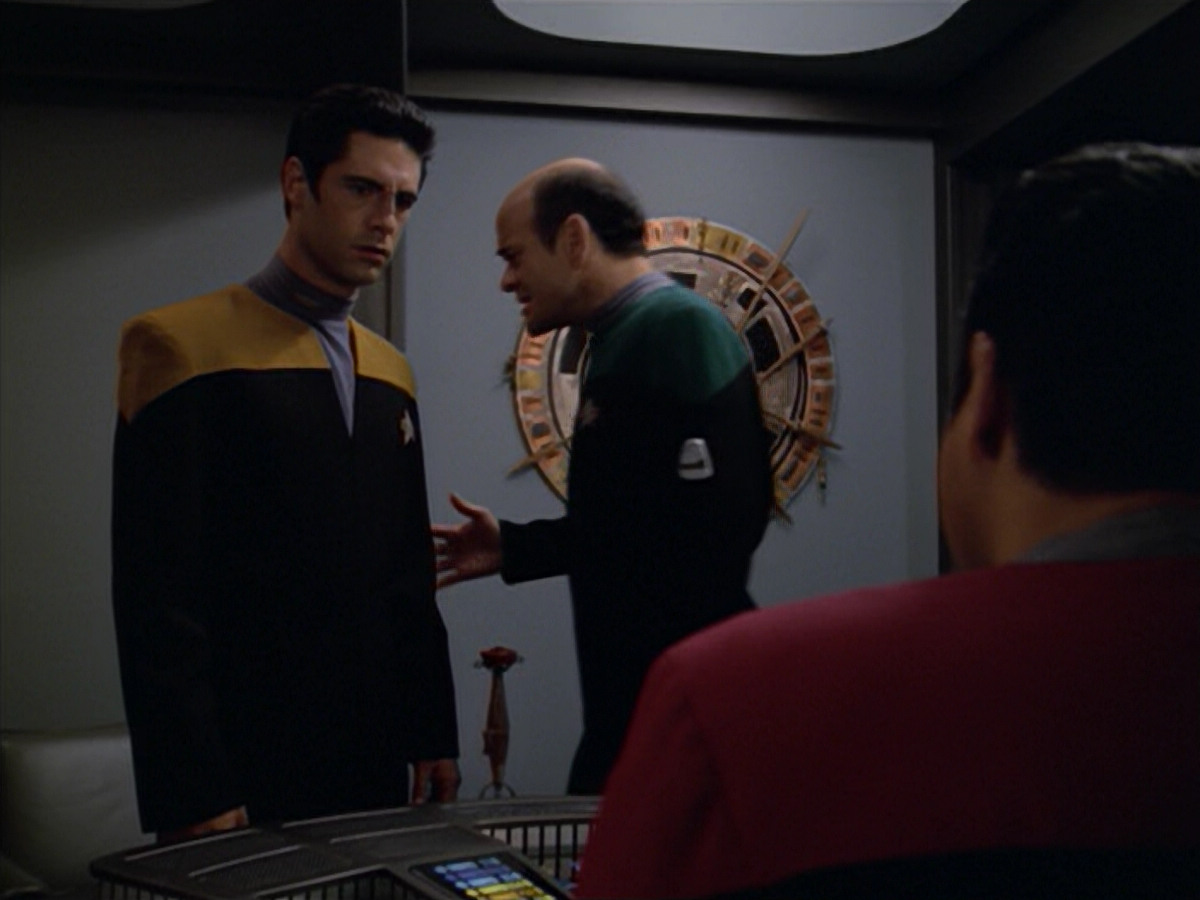 extant_StarTrek_VOY_5x08-NothingHuman_02182.jpg