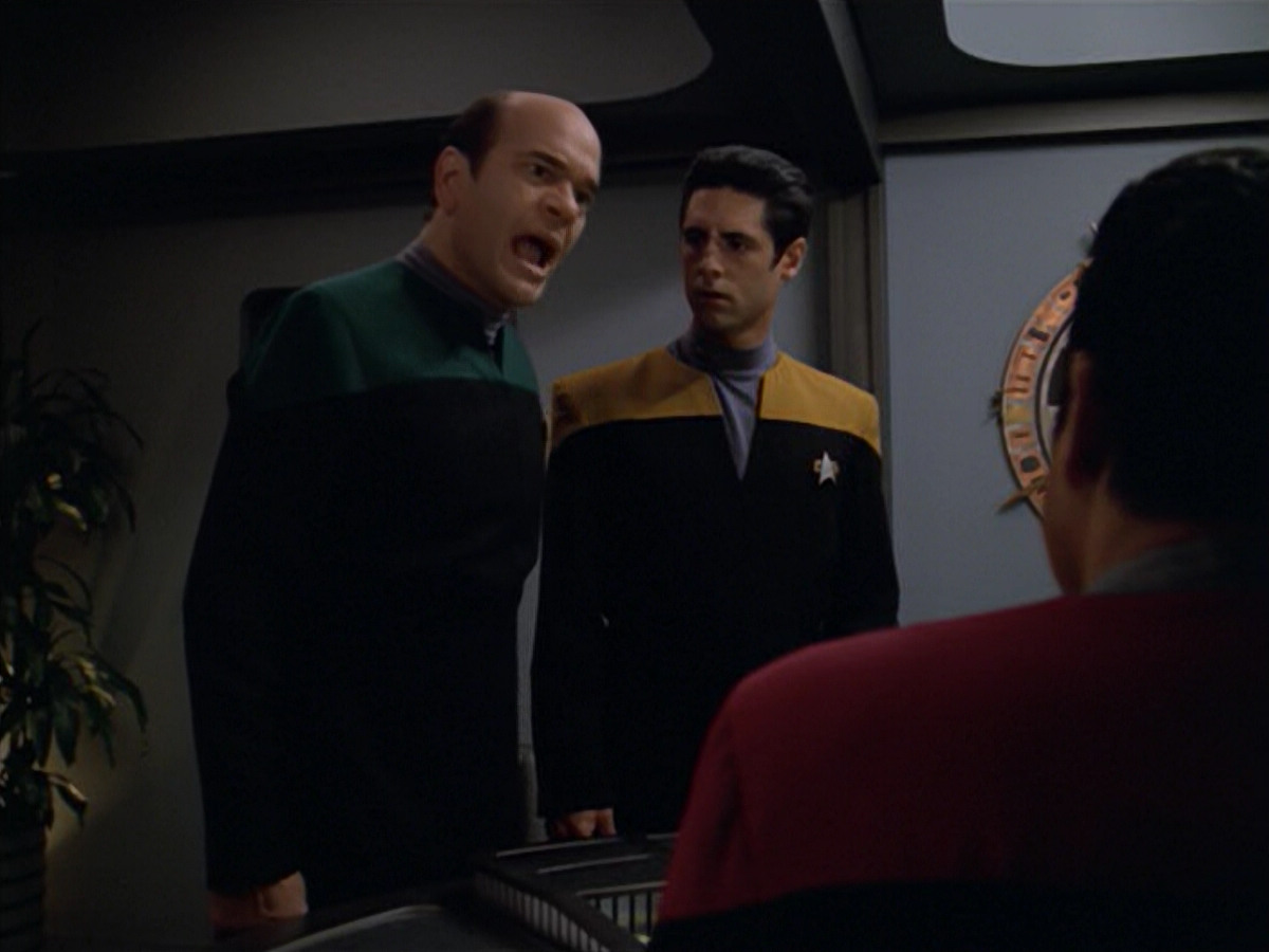 extant_StarTrek_VOY_5x08-NothingHuman_02187.jpg