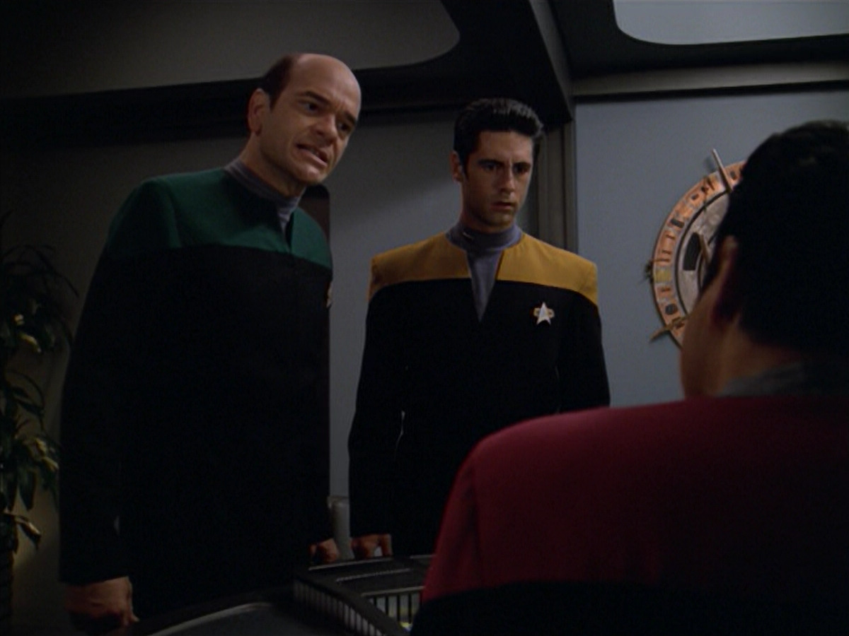 extant_StarTrek_VOY_5x08-NothingHuman_02194.jpg