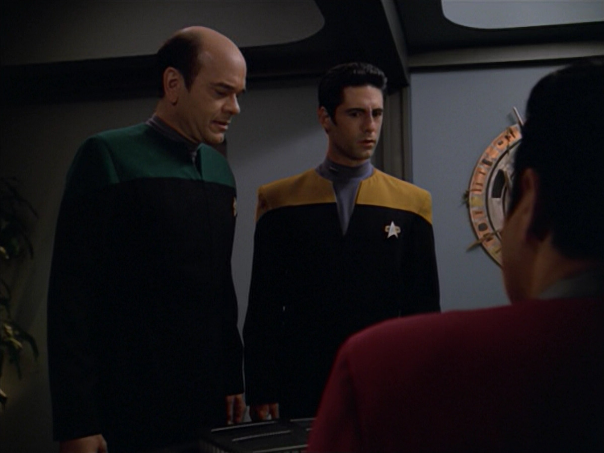 extant_StarTrek_VOY_5x08-NothingHuman_02221.jpg