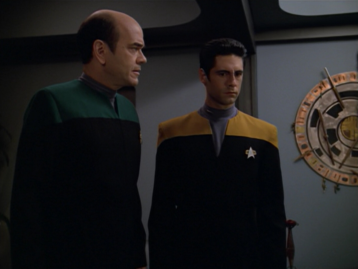 extant_StarTrek_VOY_5x08-NothingHuman_02224.jpg