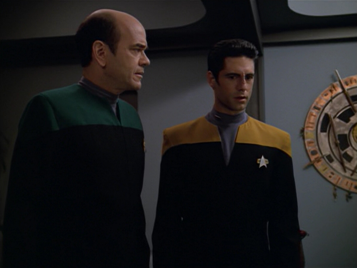 extant_StarTrek_VOY_5x08-NothingHuman_02225.jpg