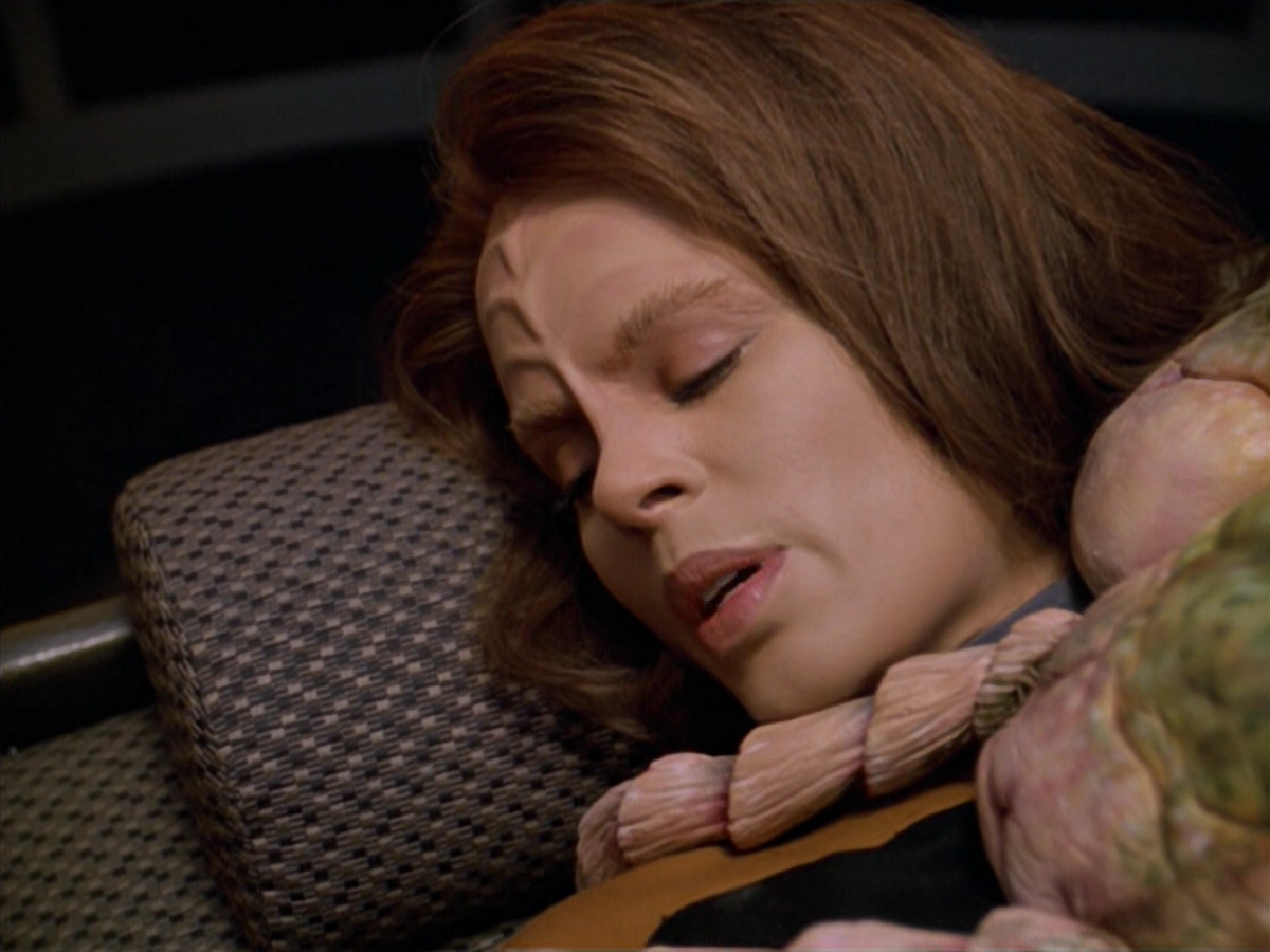 extant_StarTrek_VOY_5x08-NothingHuman_02238.jpg