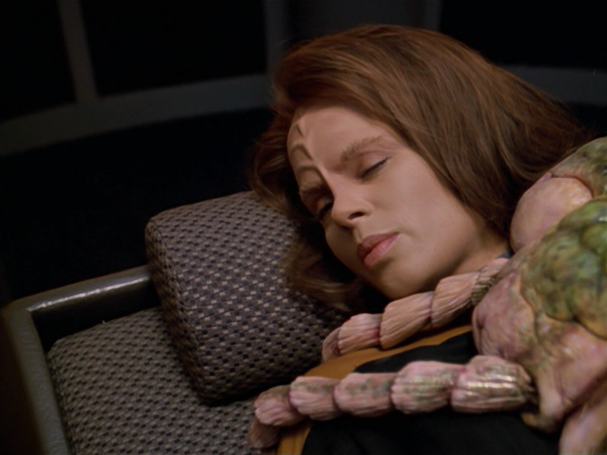 extant_StarTrek_VOY_5x08-NothingHuman_02242.jpg