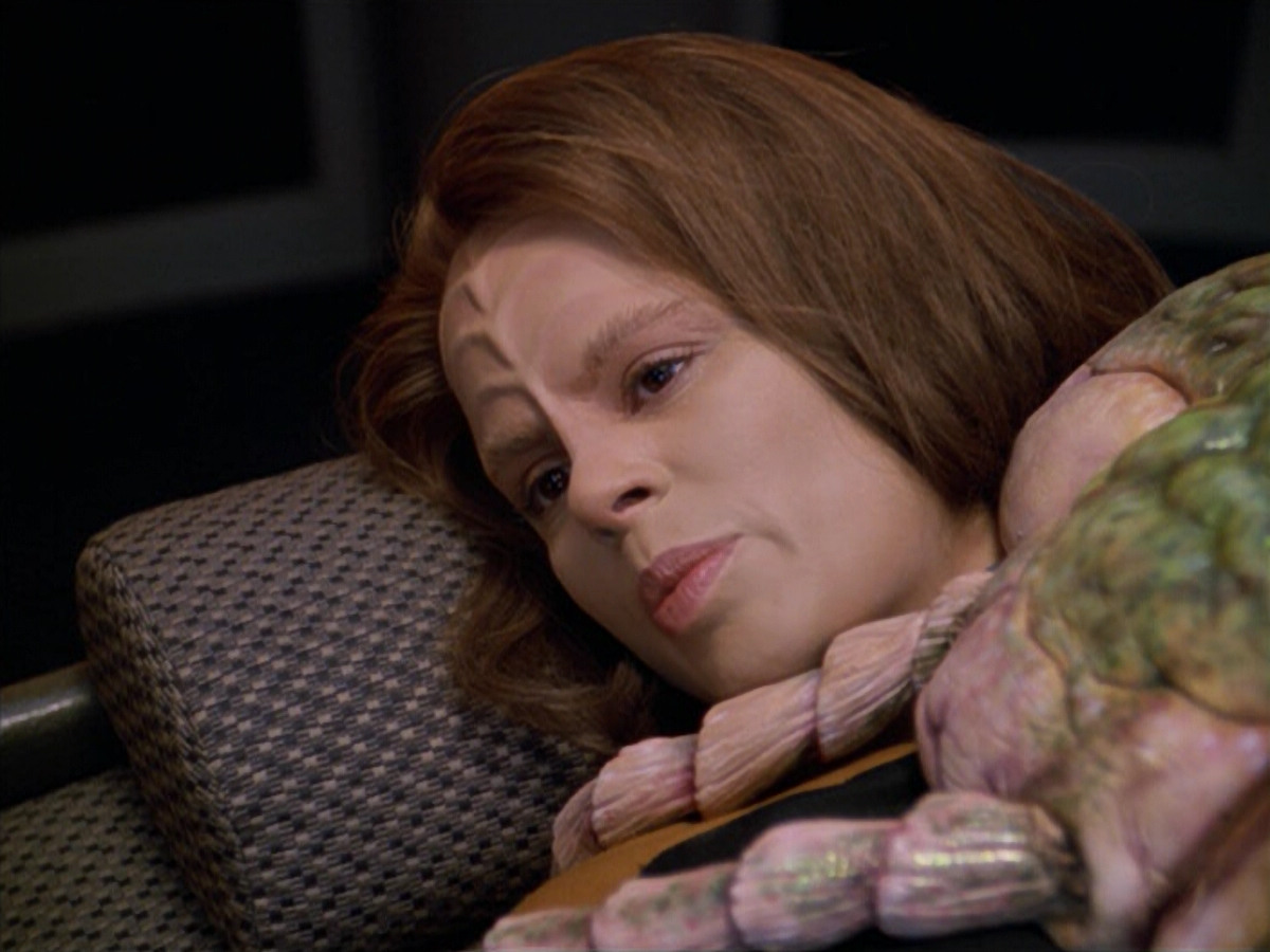 extant_StarTrek_VOY_5x08-NothingHuman_02265.jpg
